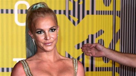 B­r­i­t­n­e­y­ ­S­p­e­a­r­s­,­ ­m­ü­z­i­ğ­e­ ­n­e­d­e­n­ ­a­r­a­ ­v­e­r­d­i­ğ­i­n­i­ ­a­ç­ı­k­l­a­d­ı­